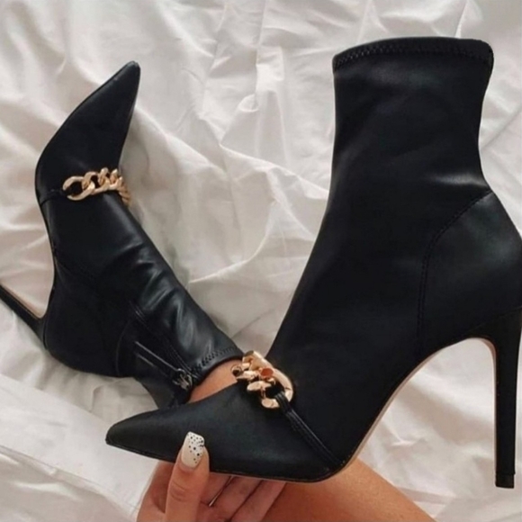 ZARA GOLD CHAIN FAUX LEATHER ANKLE BOOTS BLACK SIZEUS 9/ EU 40 - Picture 3 of 16